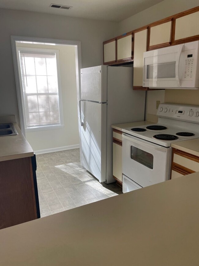 Building Photo - 6700 Bevington Ridge Rd