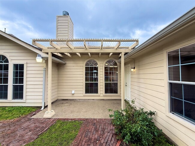 Building Photo - 25335 Rayford Crest Dr