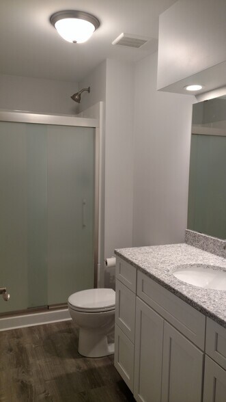 Building Photo - 1556 Hillview Rd