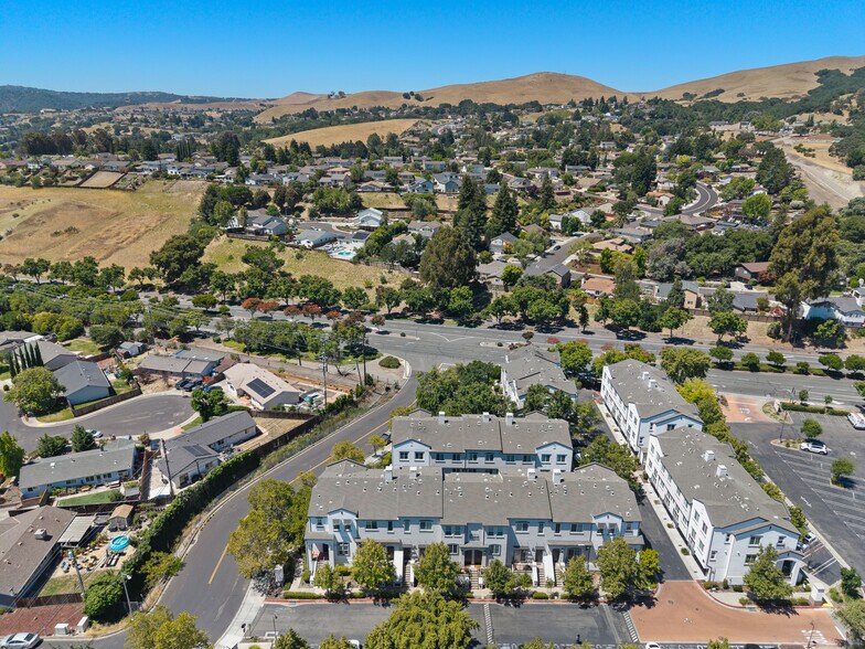 Building Photo - 7981 Bellina St
