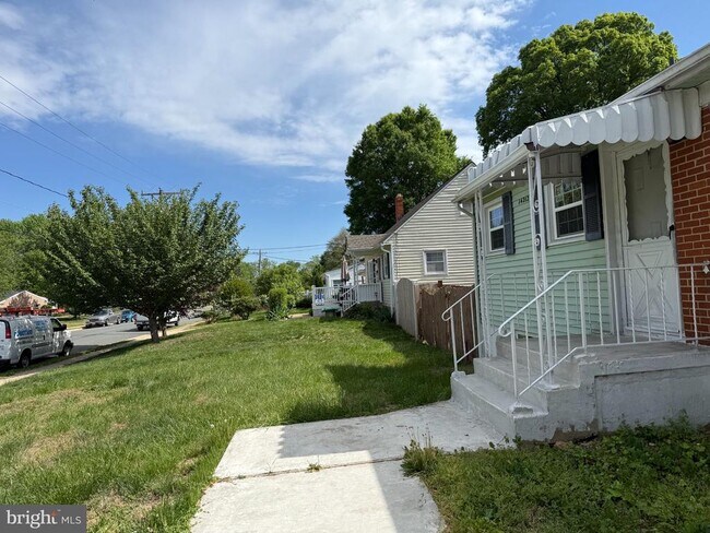 Building Photo - 14212 Fisher Ave