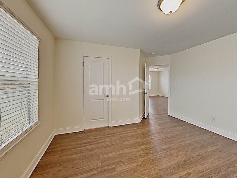 Building Photo - 5153 Jack Byrnes Dr
