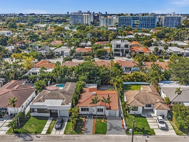 Building Photo - 9324 Byron Ave