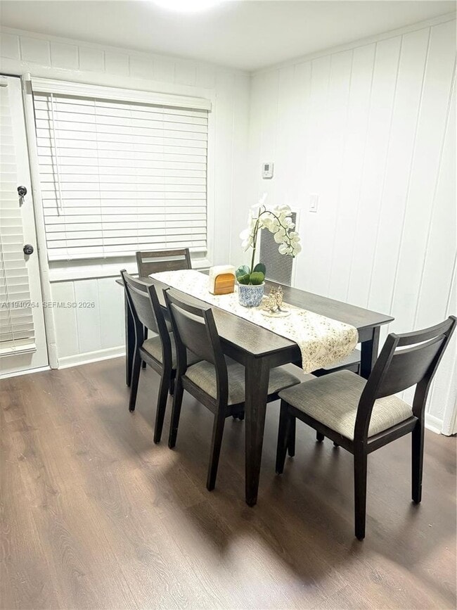 Building Photo - 2036 NE 21st Ave