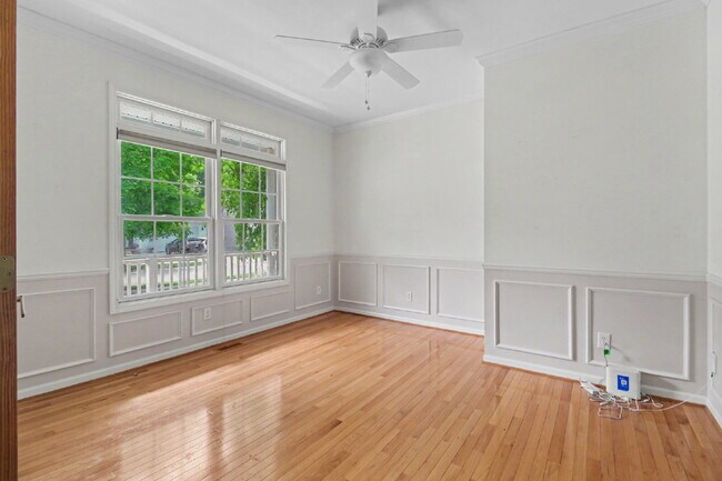 Building Photo - SPEICAL offer- MOVE IN READY 3 bedroom home!