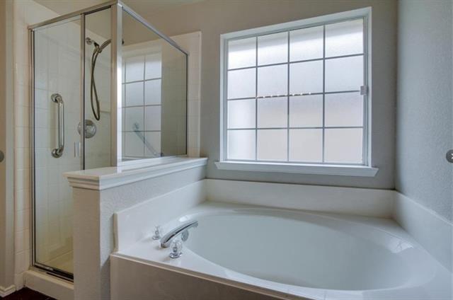 Building Photo - 2645 Red Spruce Dr