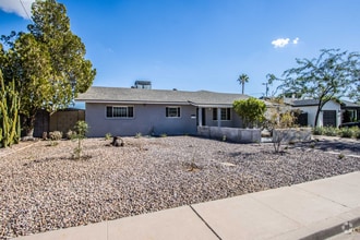 Building Photo - 3609 N Navajo Trail