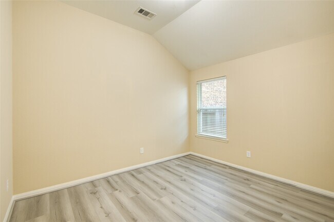 Building Photo - 26322 Creston Cliff Ct