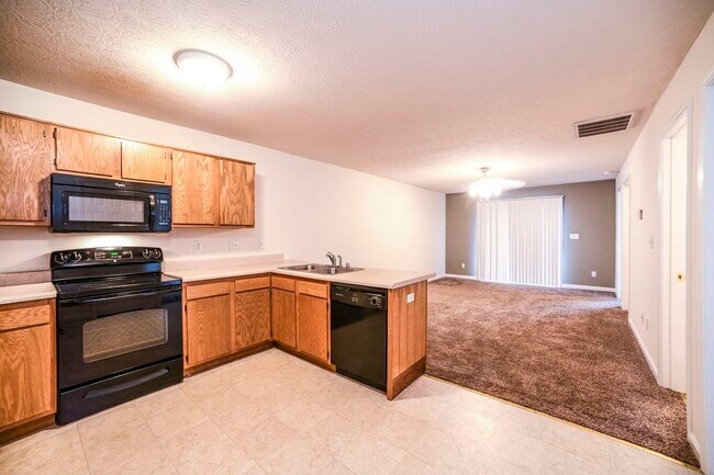 Building Photo - 140 Ruby Dr