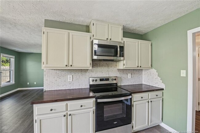 Building Photo - 2932 Chillingworth Dr