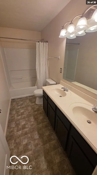 Building Photo - 15098 Royal Grove Dr