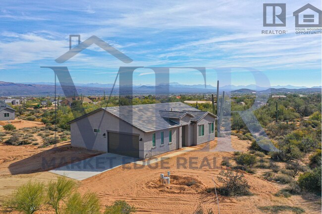 Building Photo - 3bed/2bath Home in North Scottsdale! Ready...