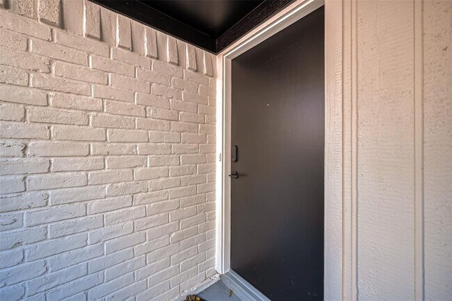 Building Photo - 7719 Dawnridge Dr