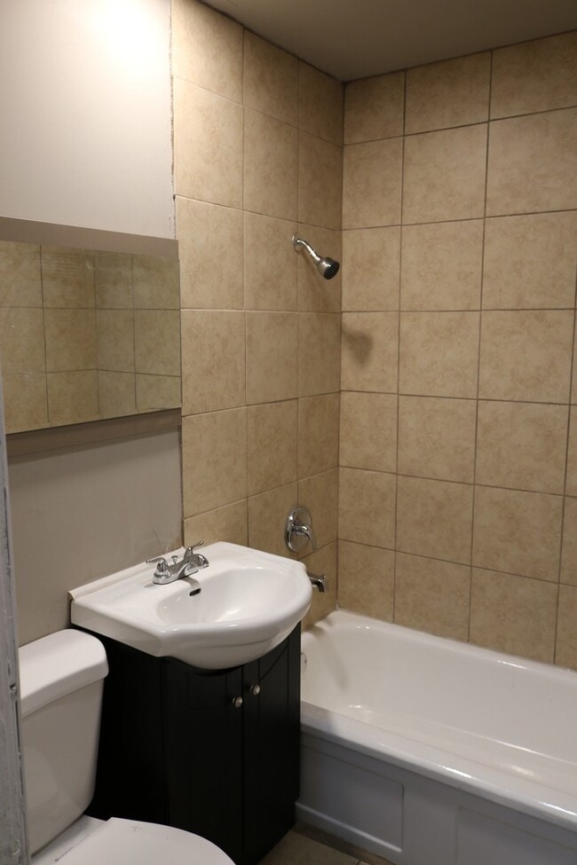 Building Photo - West Side of Gary Home Section 8 Welcomed