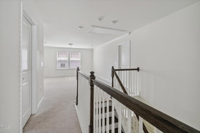 Building Photo - 130 Silent Brk Trl