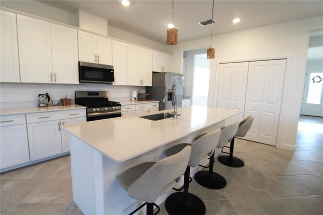 Building Photo - 15233 Sea Salt Wy