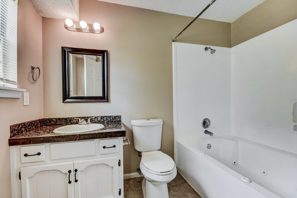 Building Photo - 5837 Janet Dr