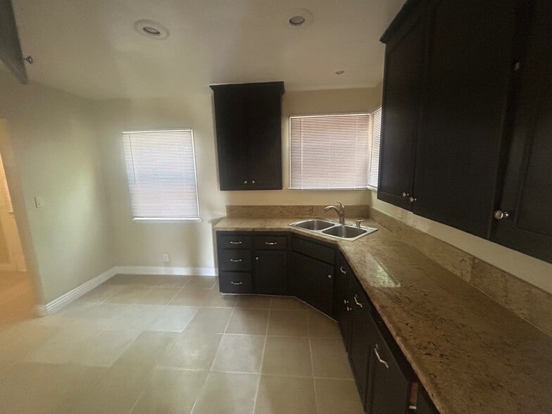 Building Photo - 2911 W 129th St