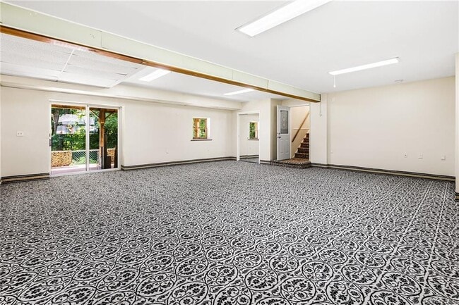 Building Photo - 19 Raker Rd