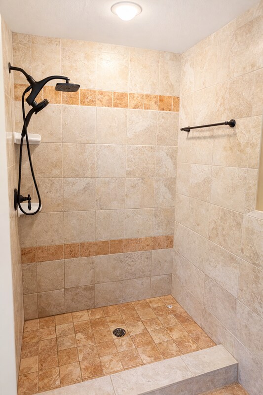 Building Photo - 856 Creekway Ct