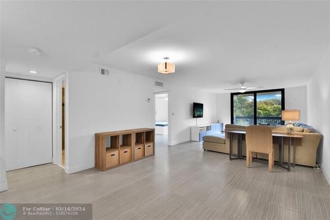 Building Photo - 4201 N Ocean Dr