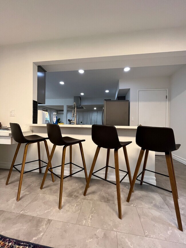 Building Photo - 3201 SW Sherwood Pl