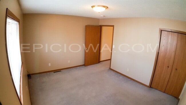 Building Photo - 1320 Daleview Dr