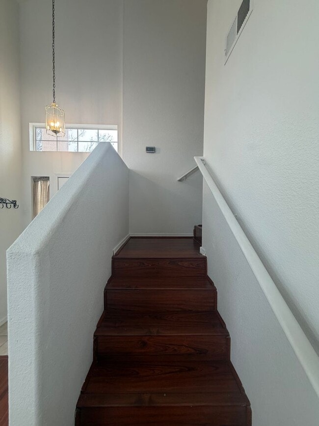 Building Photo - 3 Bedroom Home Near Unser Blvd NW & McMahon Blvd NW!