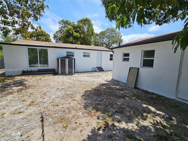 Building Photo - 11714 NW 3rd Ave