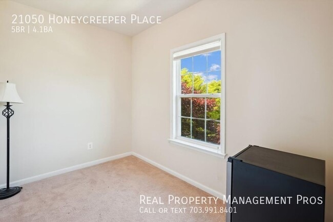 Building Photo - 21050 Honeycreeper Pl