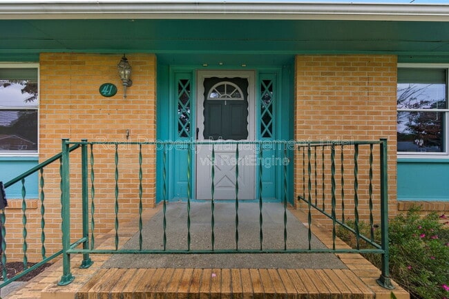 Building Photo - 41 Wendfield Cir