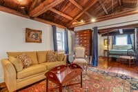 Building Photo - 2 Oliver St