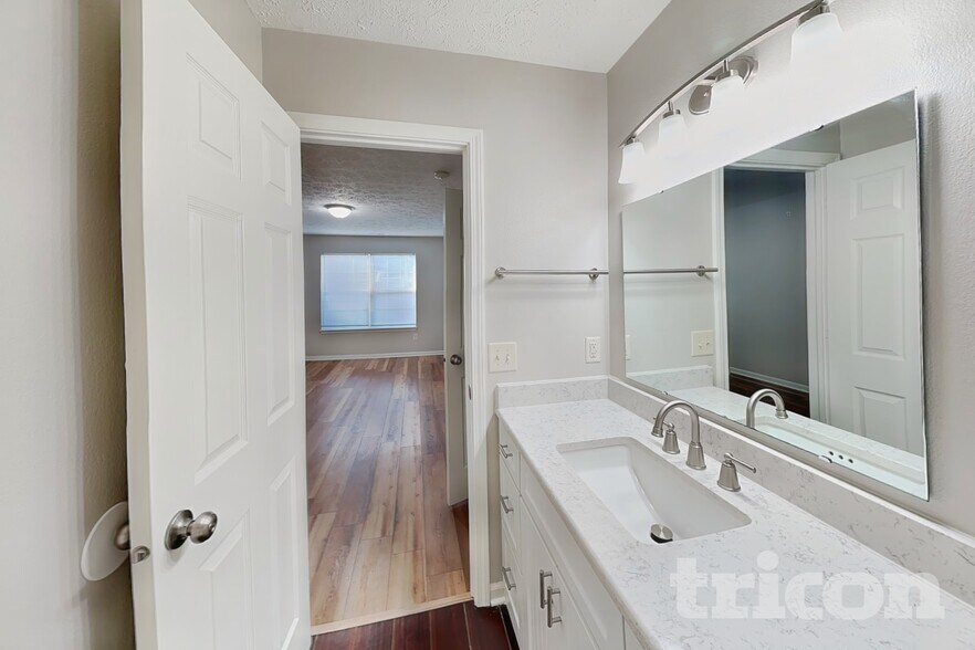 Building Photo - 5847 Mosaic Pl