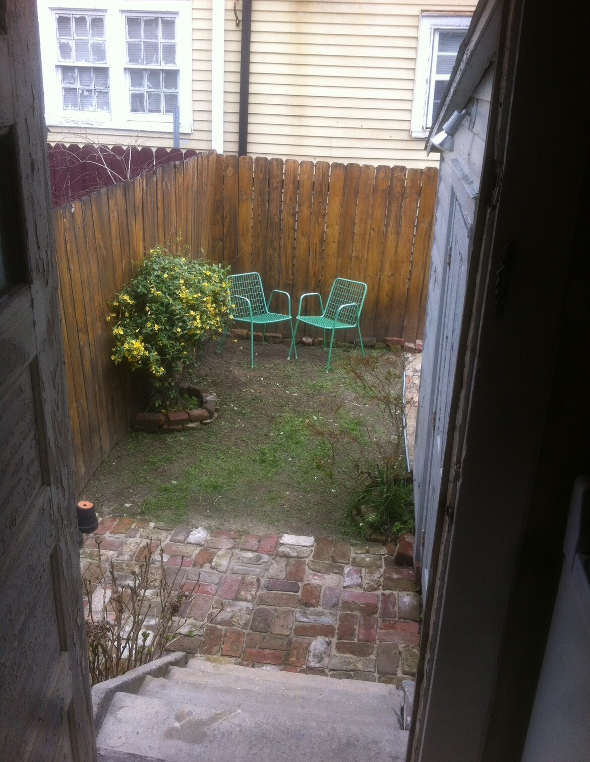 Building Photo - 807 Leontine St