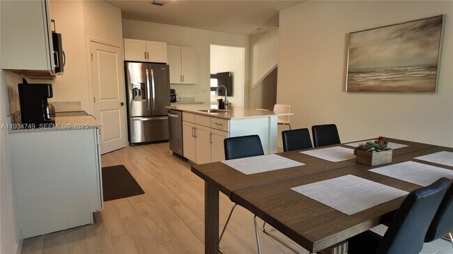 Building Photo - 12913 SW 265th Ter