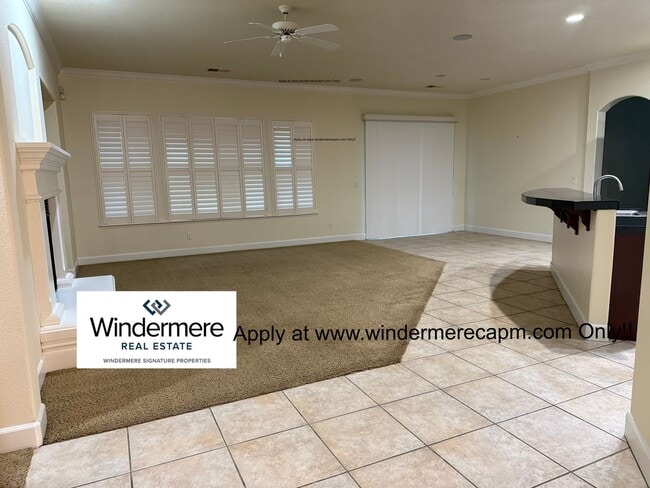 Building Photo - Welcome Home To This Well Maintained Immaculate Westlake Gated Community HOME!