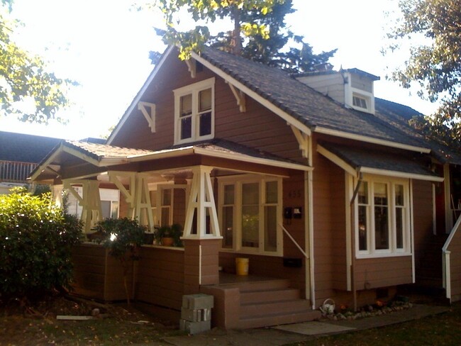 Building Photo - 008-455 18th St, Salem
