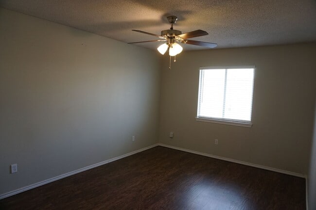 Building Photo - 412 Kline Ave