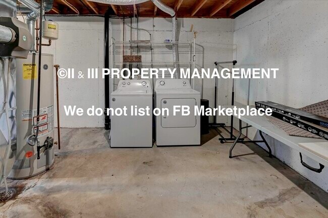 Building Photo - 537 NW Valleybrook Rd