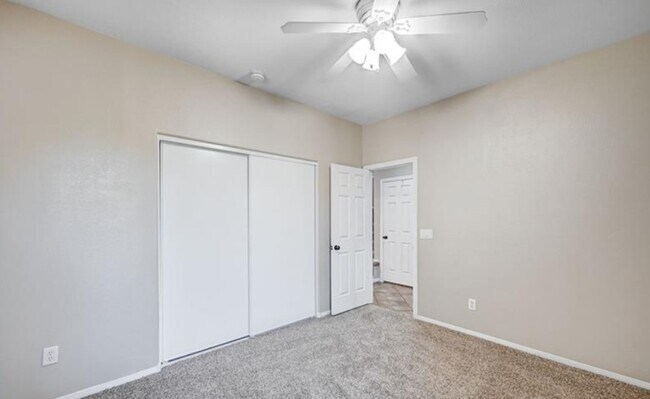 Building Photo - 1013 Brinkman St