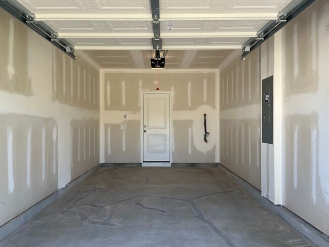 Building Photo - Brand New 3/3 Move In Ready Now!