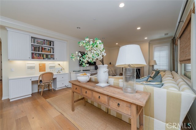 Building Photo - 70 Cipresso