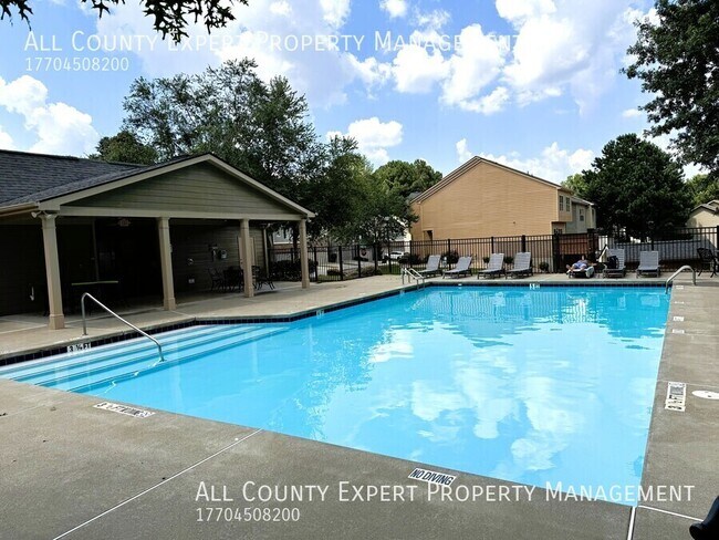 Building Photo - 157 Townview Dr