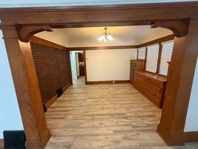 Building Photo - 3600 N Port Washington Rd