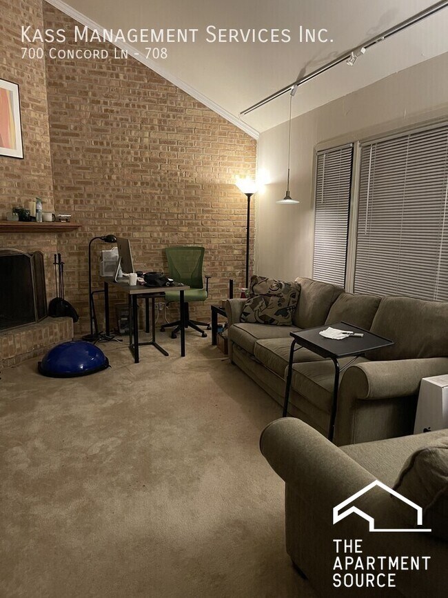 Building Photo - 700 Concord Ln