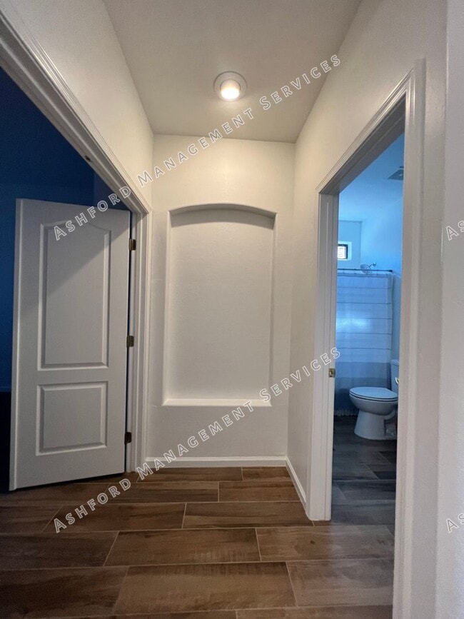 Building Photo - COME HOME TO LUXURY IN GATED GRAYHAWK GOLF...