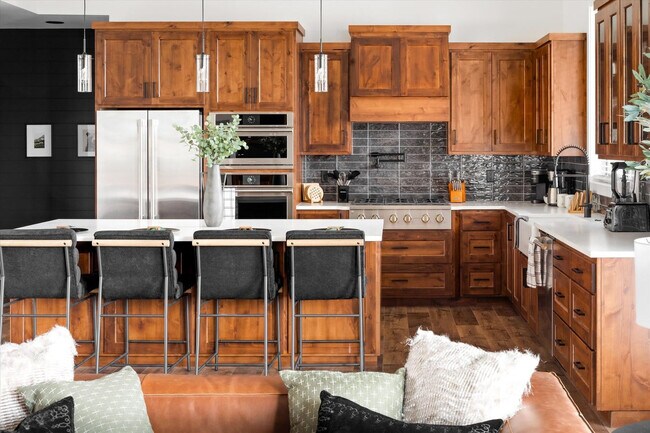 Building Photo - 323 Deer Creek Rd