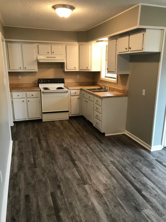 Building Photo - Available Now For Rent