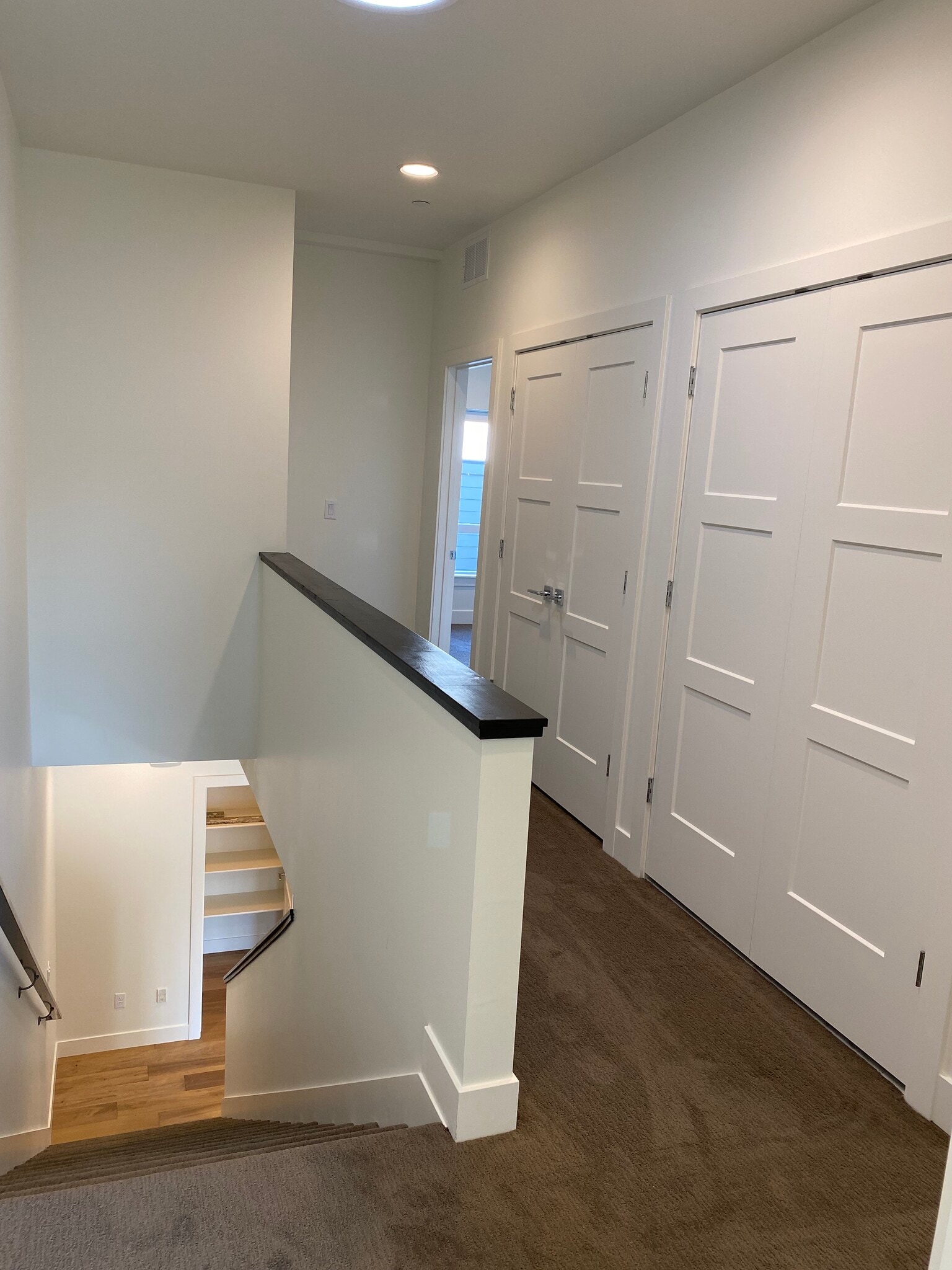 Building Photo - 6996 S Brookhill Dr