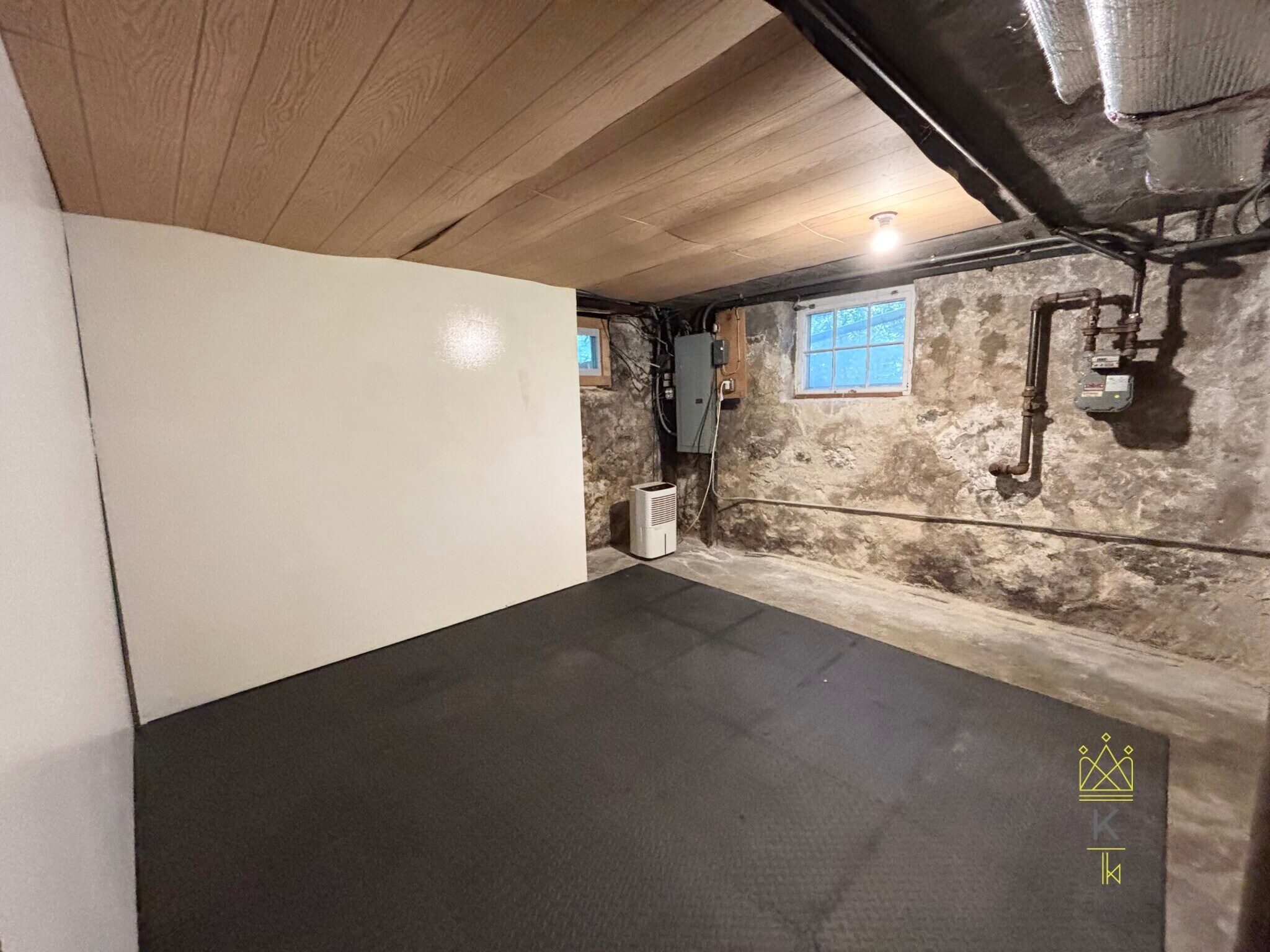 Building Photo - 33 Clearwater Rd